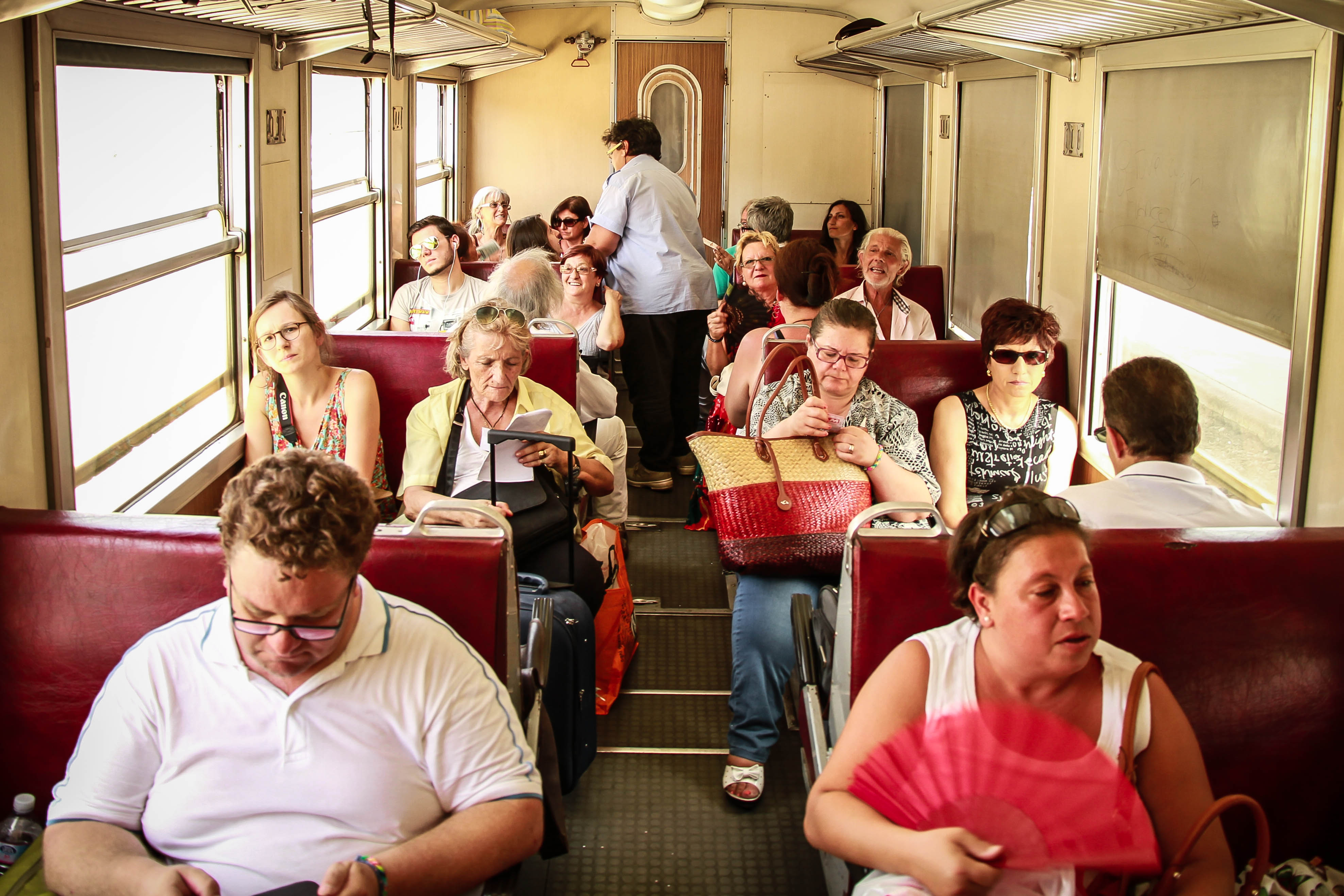 Errances ferroviaires. Partager des insants de vie. Circumetnea, Sicile. Italie