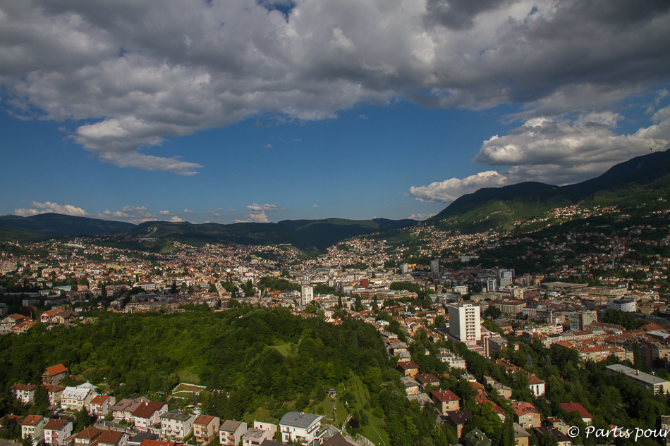 Vue sur Sarajevo depuis la tour Avaz. Trois semaines à Sarajevo