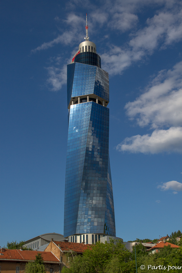 Avaz Twist Tower. Découvrir Sarajevo avec un enfant