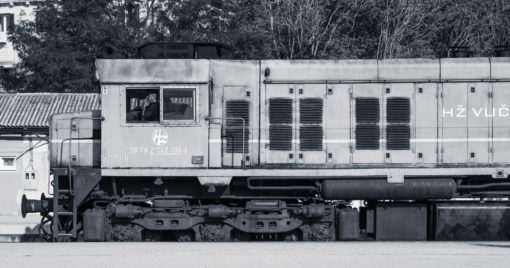 Vers Sarajevo. Une errance ferroviaire de Joël Schuermans. Collection Errances. Editions Partis Pour - Gare de Split, Croatie