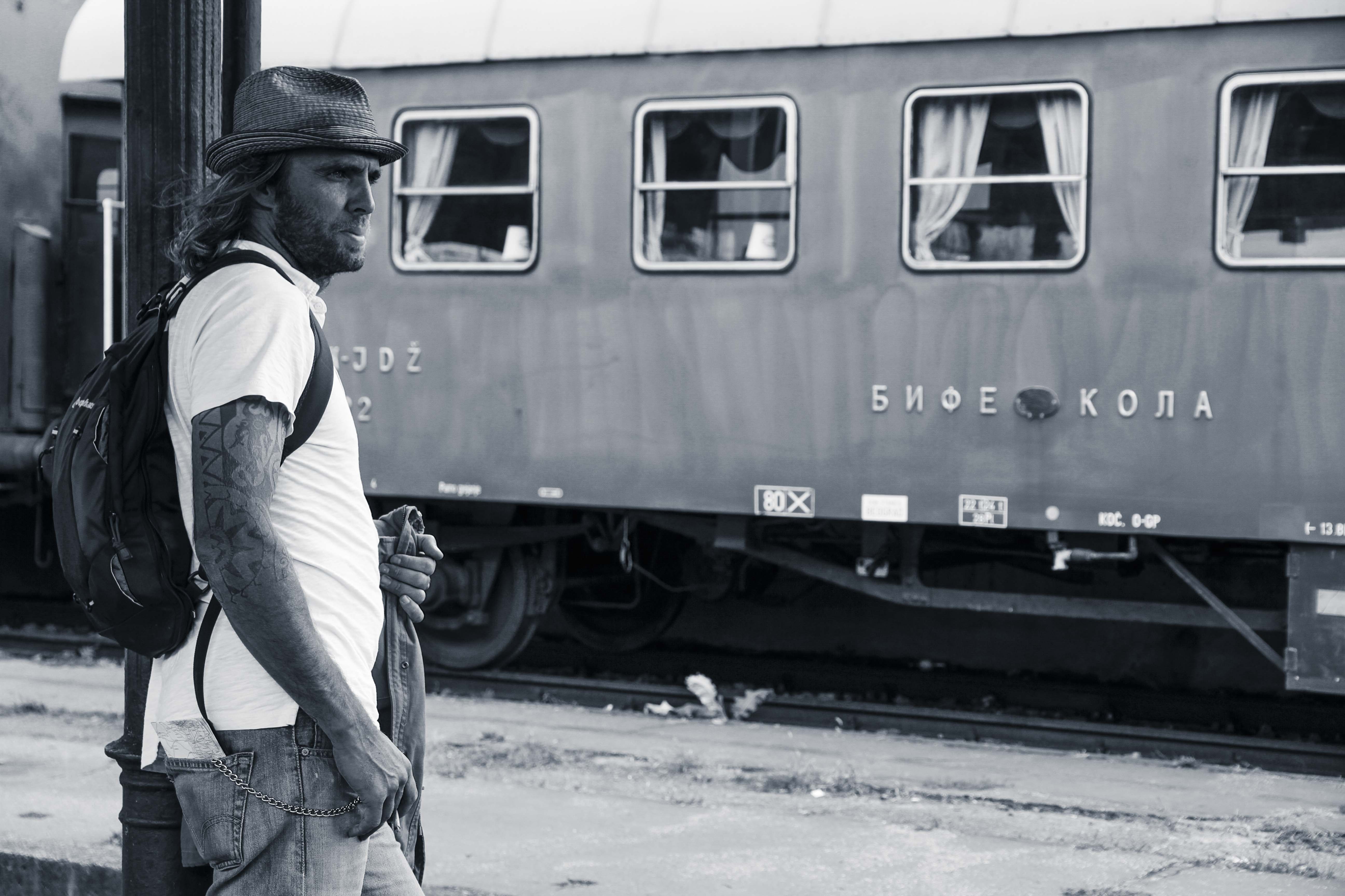 Vers Sarajevo. Une errance ferroviaire de Joël Schuermans. Collection Errances. Editions Partis Pour