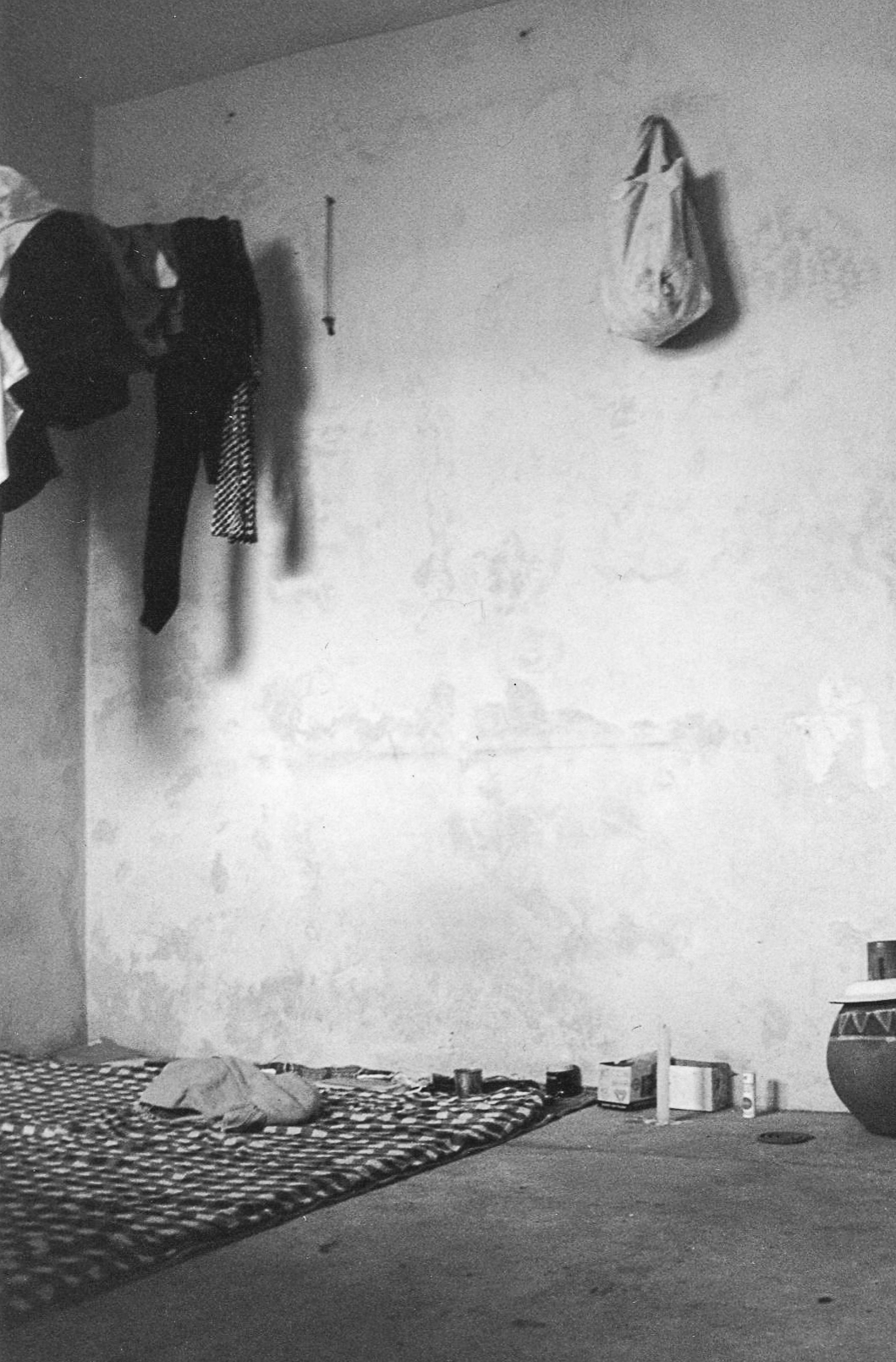 "Dans la cour" - Tiré de Instants d'Afrique de Thomas Wild aux Editions Partis Pour