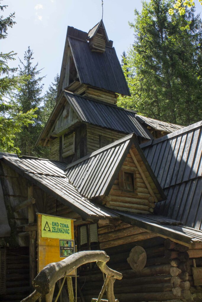 Camp_Zelenkovac_Bosnie_PartisPour Camp Zelenkovac. Itinéraire d'un road trip en Bosnie. Partis Pour