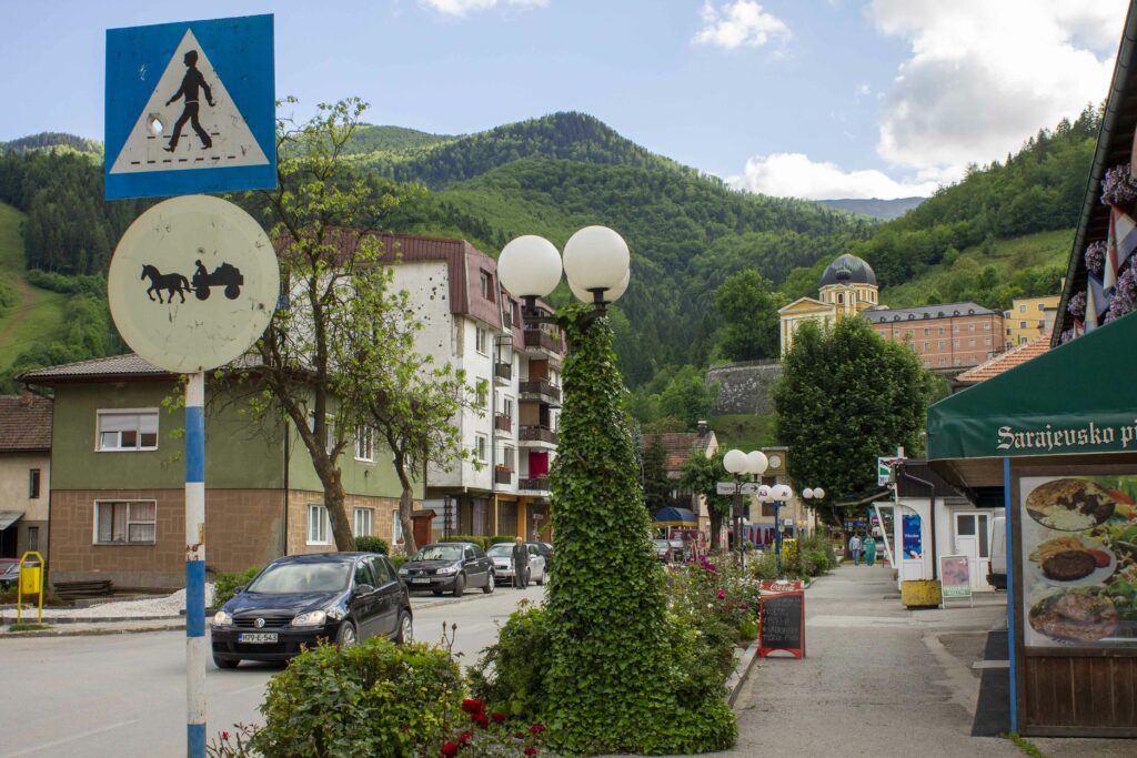 Fojnica_Bosnie_PartisPour Fojnica. Itinéraire d'un road trip en Bosnie avec un enfant. Partis Pour