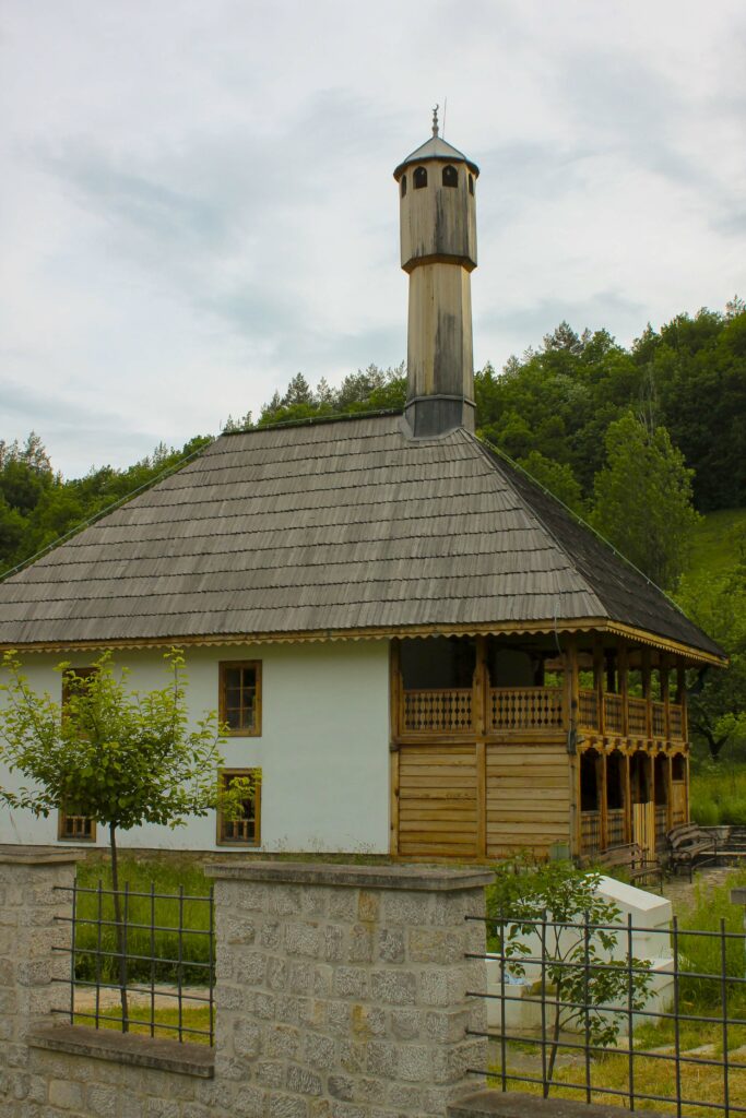 Kraljeva_Sutjeska_Bosnie_PartisPour-5 Kraljeva Sutjeska. Itinéraire d'un road trip en Bosnie avec un enfant. Partis Pour