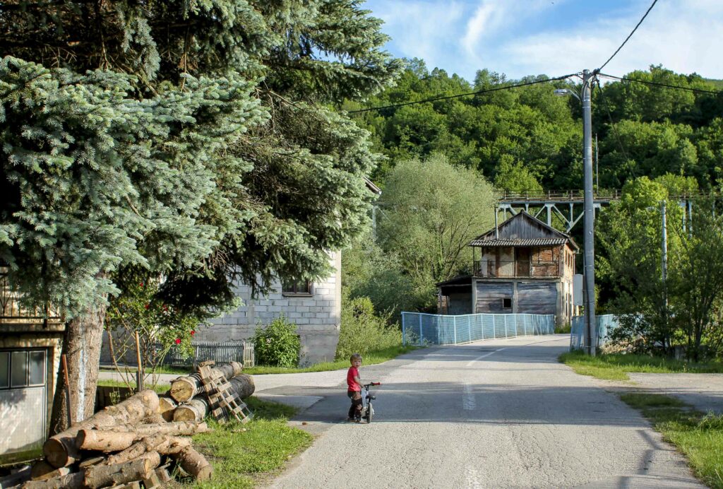 Kulen_Vakuf_Bosnie_PartisPour Kulen Vakuf. Itinéraire d'un road trip en Bosnie. Partis Pour