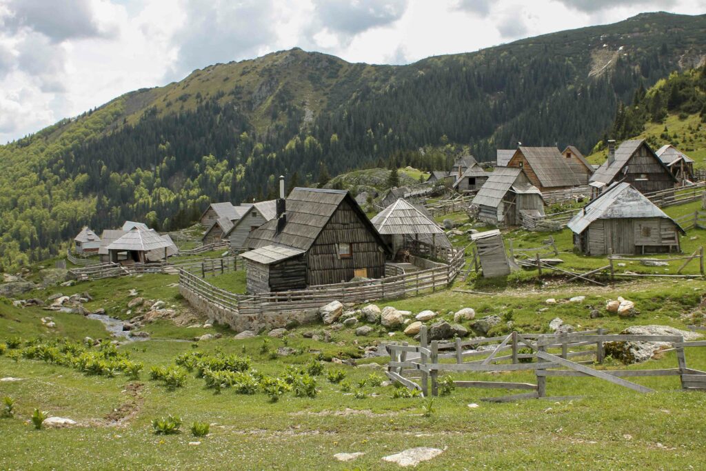 Prokosko_Jezero_Bosnie_PartisPour-2 Prokosko Jezero. Itinéraire d'un road trip en Bosnie avec un enfant. Partis Pour