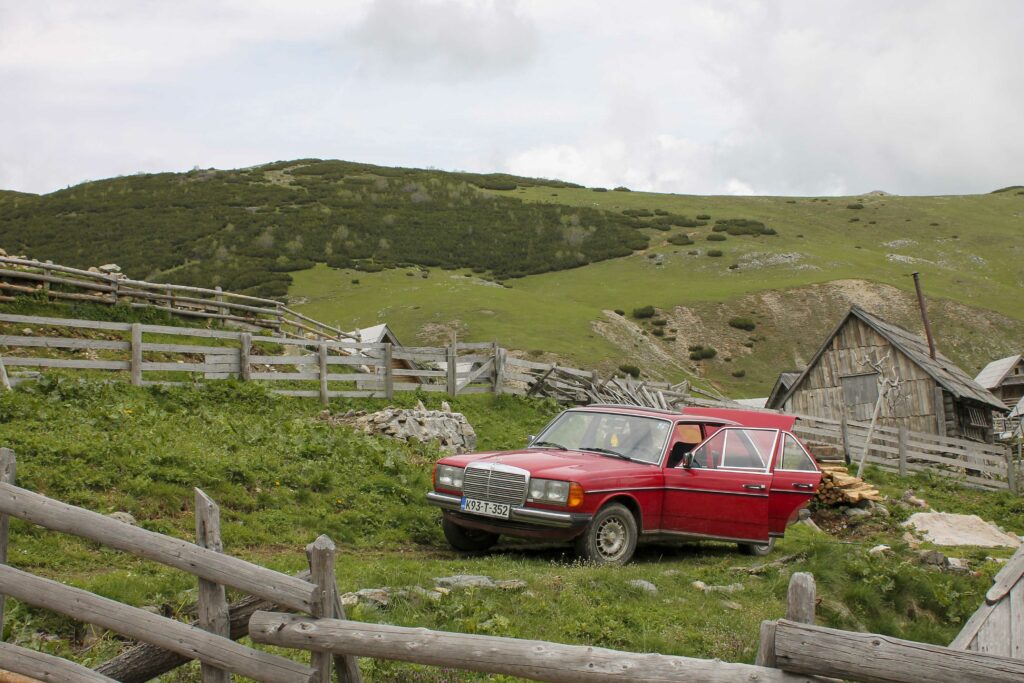 Prokosko_Jezero_Bosnie_PartisPour-5 Prokosko Jezero. Itinéraire d'un road trip en Bosnie avec un enfant. Partis Pour
