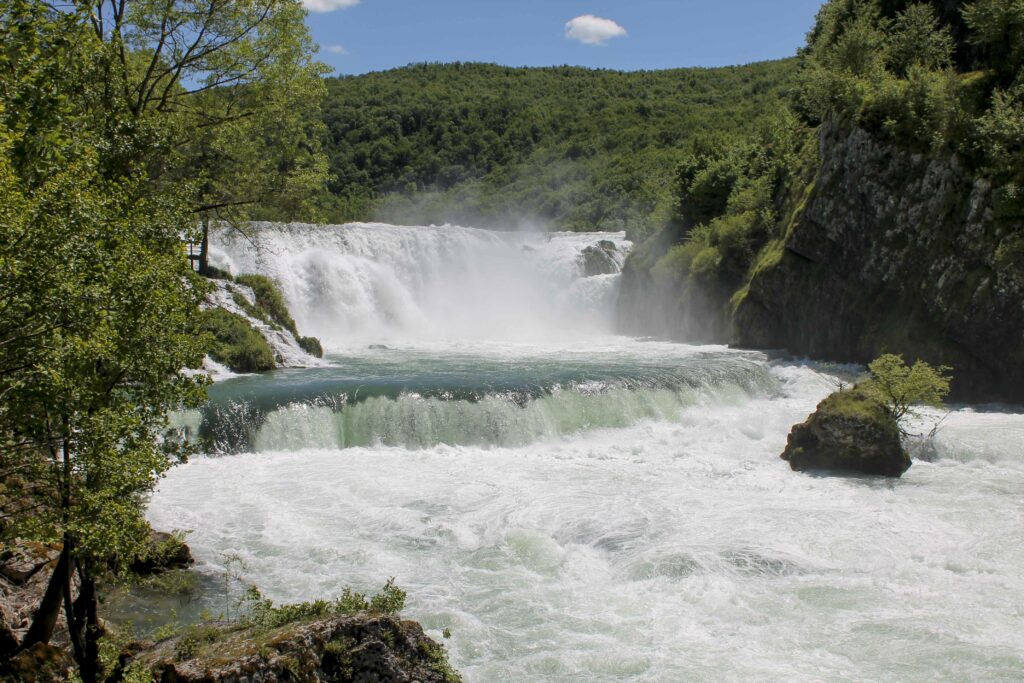 Strbacki_Buk_Bosnie_PartisPour-2 Chutes de Strbacki Buk. Itinéraire d'un road trip en Bosnie avec un enfant. Partis Pour