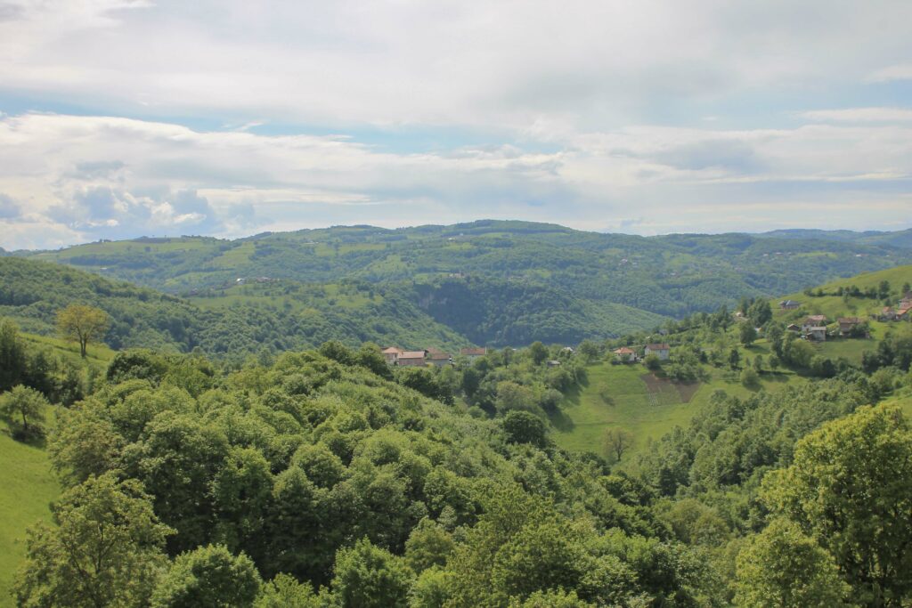 Vers Todorovo. Itinéraire d'un road trip en Bosnie. Partis Pour